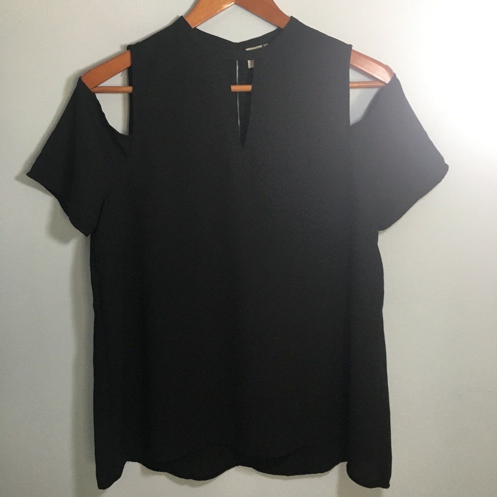 Paper Crane Black Cold Shoulder Blouse Size L